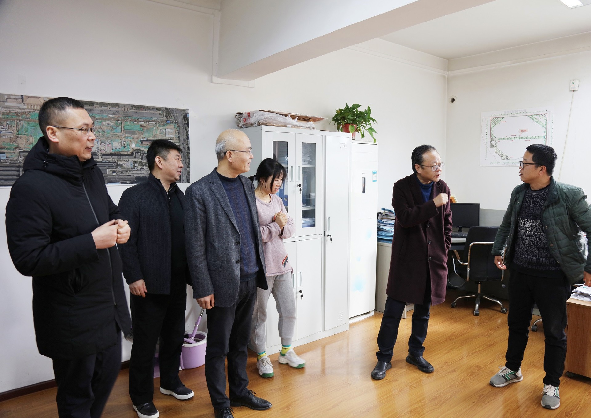 攜力”犇“向新征程，相互鼓勁干為先